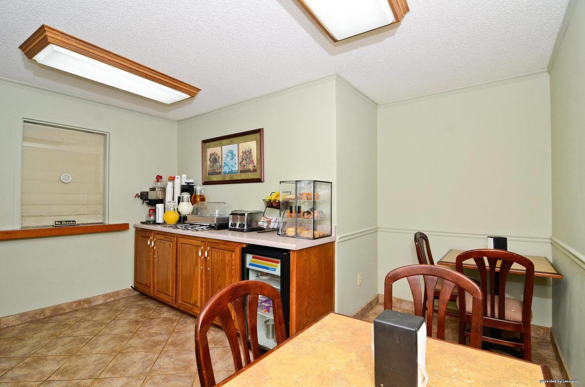Econo Lodge Ripley Restoran fotoğraf