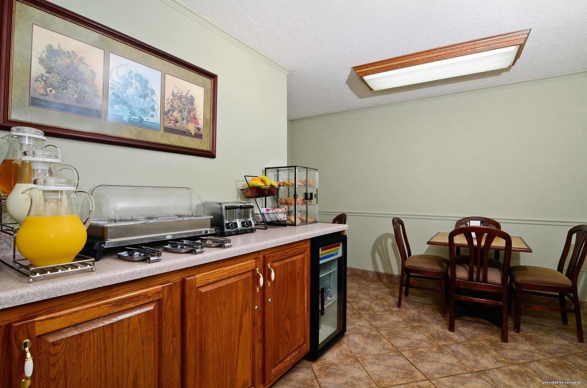 Econo Lodge Ripley Restoran fotoğraf